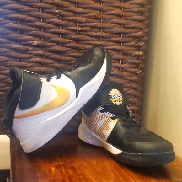 Nike Shoes Boys Nike 5y Black Gold White Basketball Shoes Poshmark